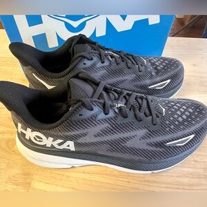 Hoka Clifton size 10 wide